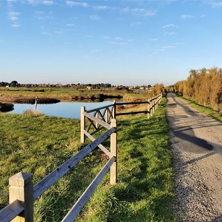 بيت للعطل Des Loups De