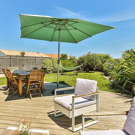 بيت للعطل Des Loups De