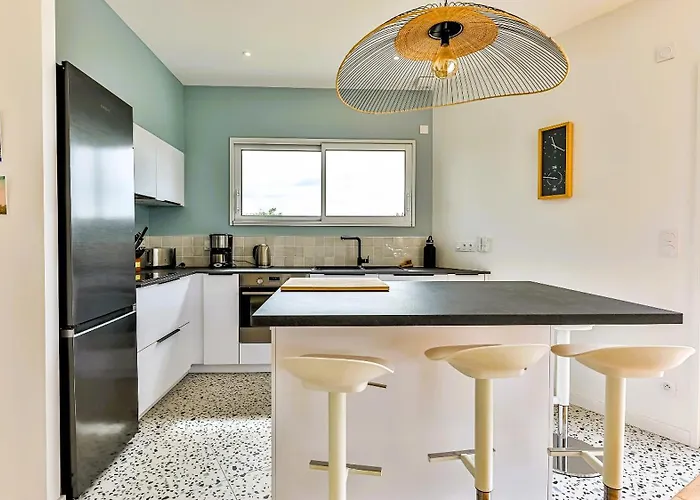 Des Loups De Talmont-Saint-Hilaire