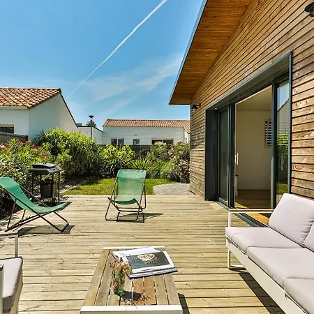 Holiday home Des Loups De
