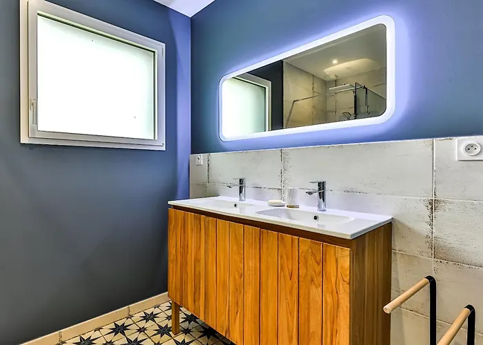 Des Loups De Nyaraló