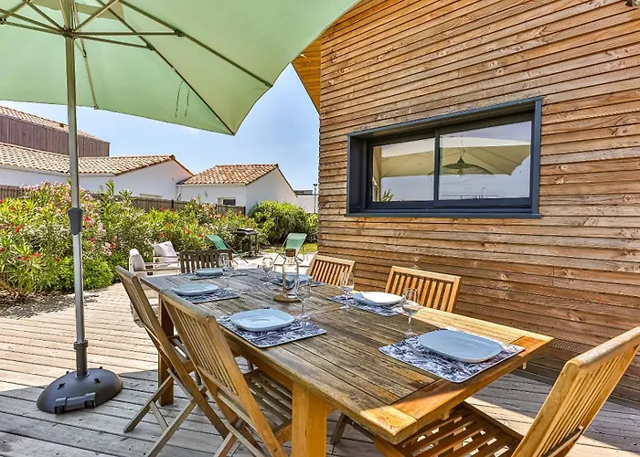 Nyaraló Des Loups De *